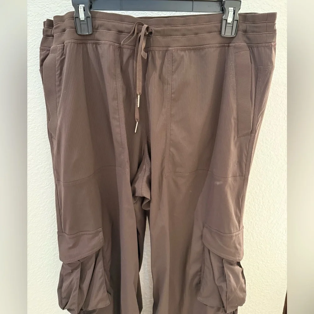 Lululemon Dance Studio Relaxed Fit Midrise Cargo Pant - Picture 9 of 10